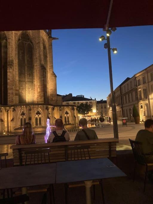 Superbe Appartement A Une Minute A Pied De La Gare Epinal Exterior photo