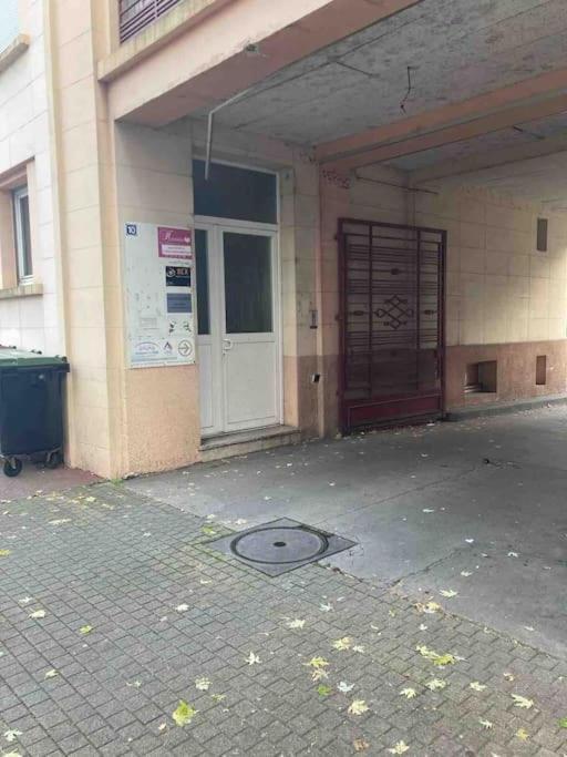 Superbe Appartement A Une Minute A Pied De La Gare Epinal Exterior photo